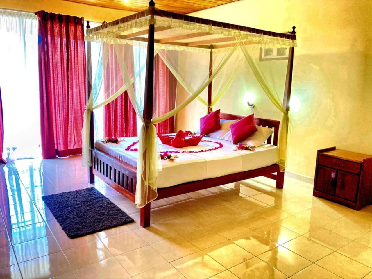 Rainforest Lodge, Deniyaya Extérieur photo